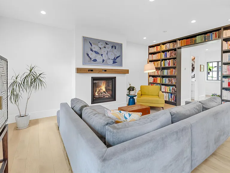 4540 W 31st Ave — Photo 6