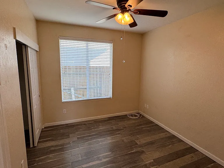 3235 W Elowin Ave — Photo 11