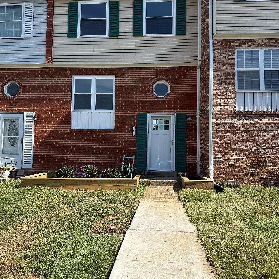 3 bed, 2.5 bath, 1638 sqft, $2,700 — Photo 1