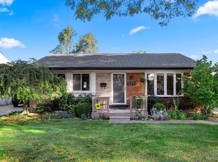 14270 Hart St, Oak Park, MI 48237