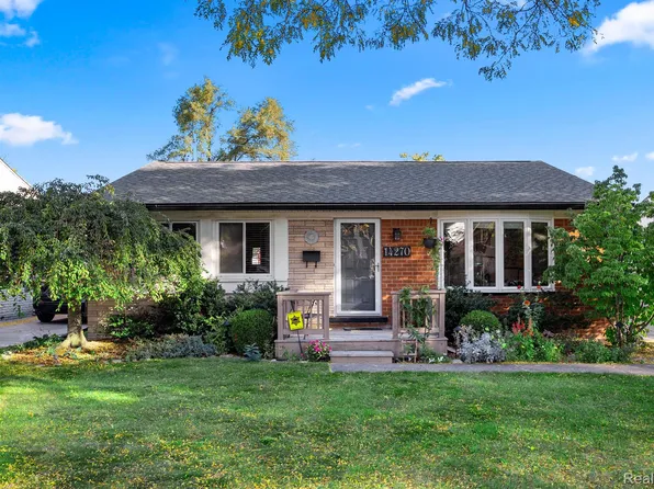 14270 Hart St, Oak Park, MI 48237