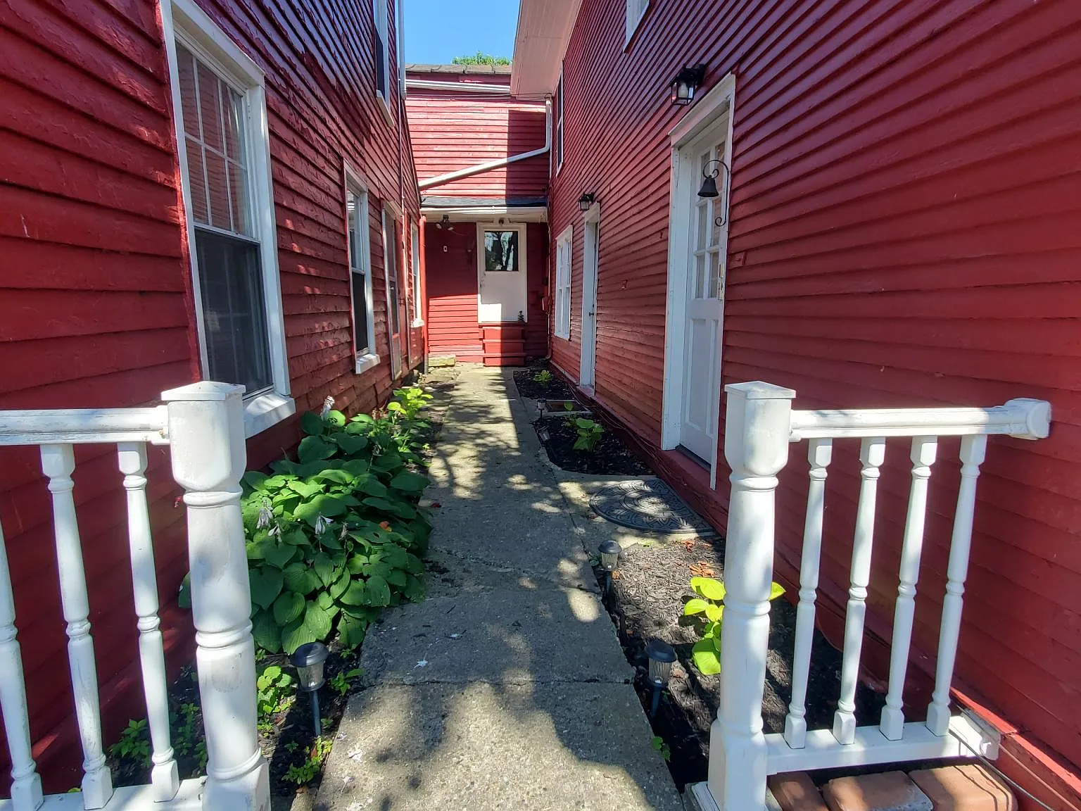 2 bed, $1,100 — Photo 2