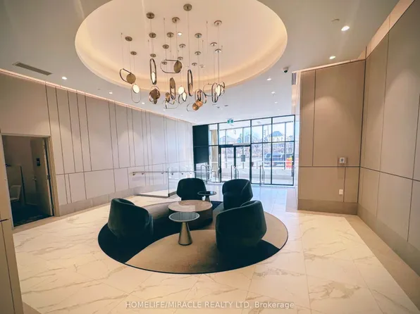 1415 Dundas St E, Oakville, ON