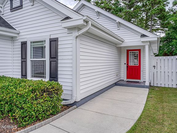 4th image of 2106 Maple Leaf Drive
