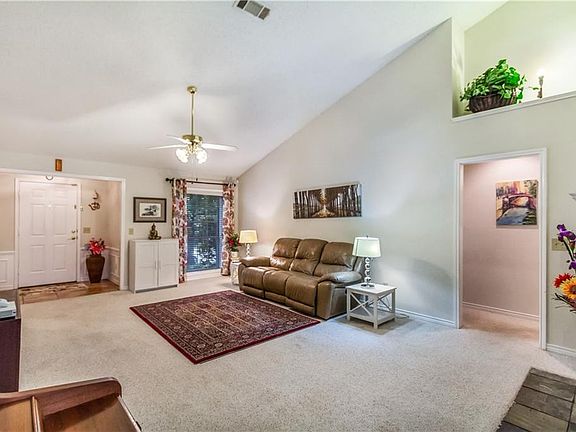 4th image of 2116 Dover Dr