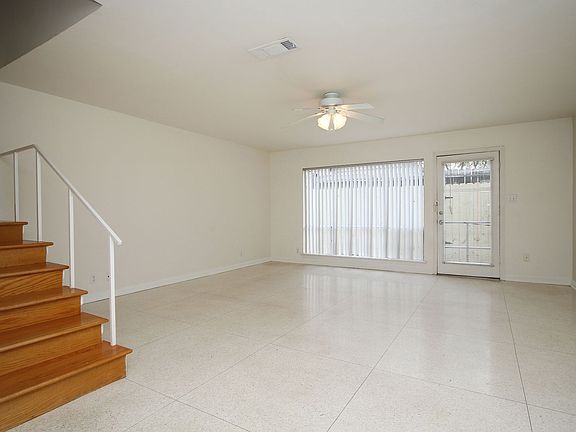 4th image of 1717-1745 Commonwealth St #1733