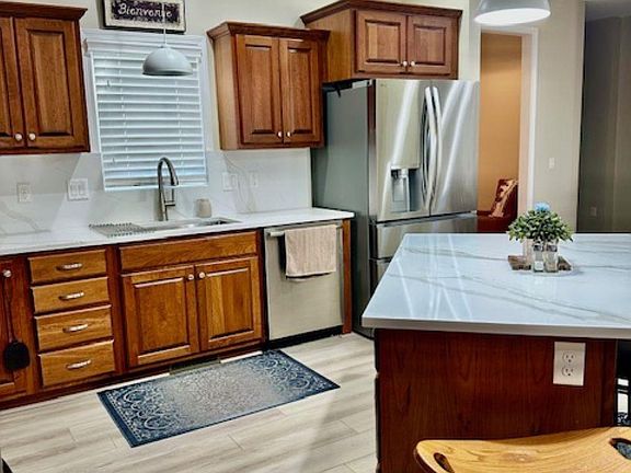 3rd image of 1431 Pawnee Dr