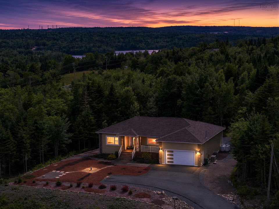 1st image of 156 Magenta Dr