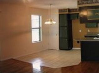 800 Dunaway Ln, Azle, TX 76020