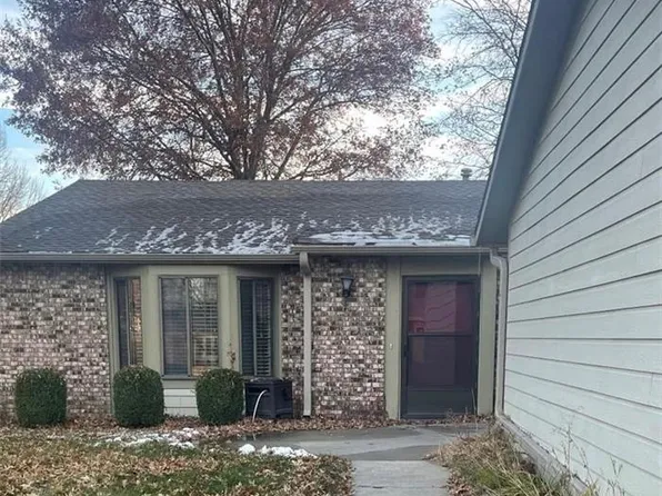 1321 W Campbell Blvd, Raymore, MO 64083