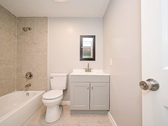 4th image of 10338 Flaxman St