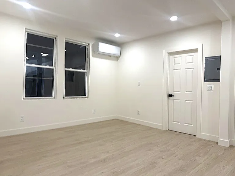 336A Danforth Ave #2 — Photo 8