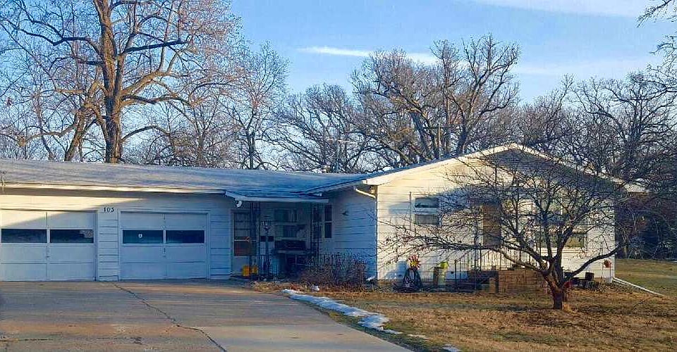 1st image of 103 Hickory Dr