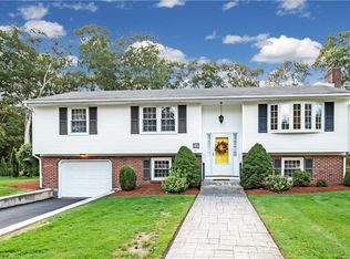 52 Mohawk Trl, Cranston, RI 02921