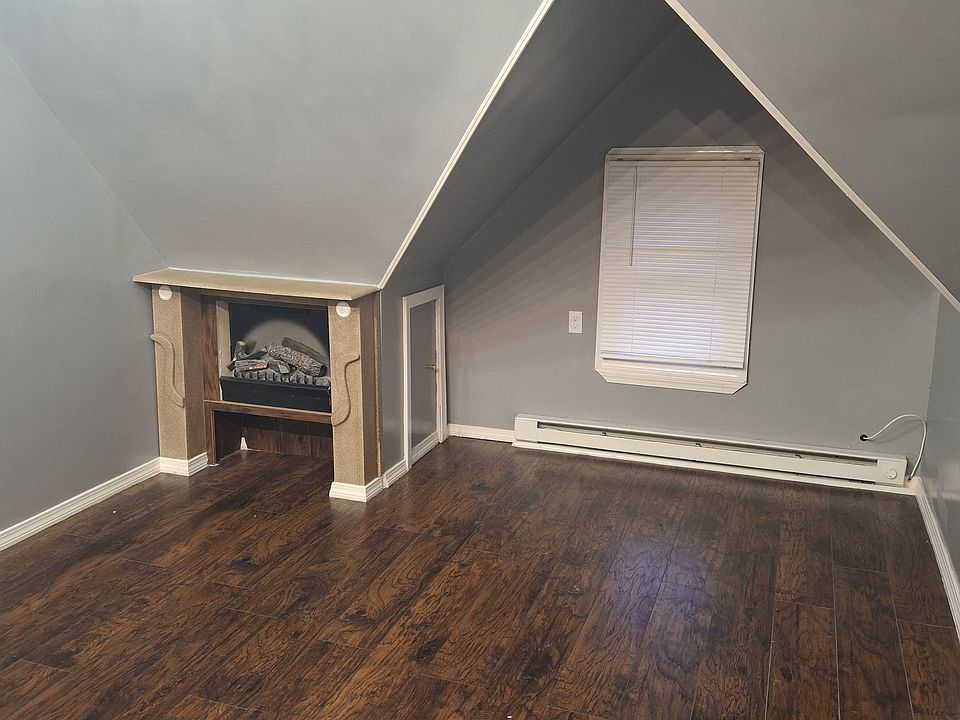 living room w/electric fireplace