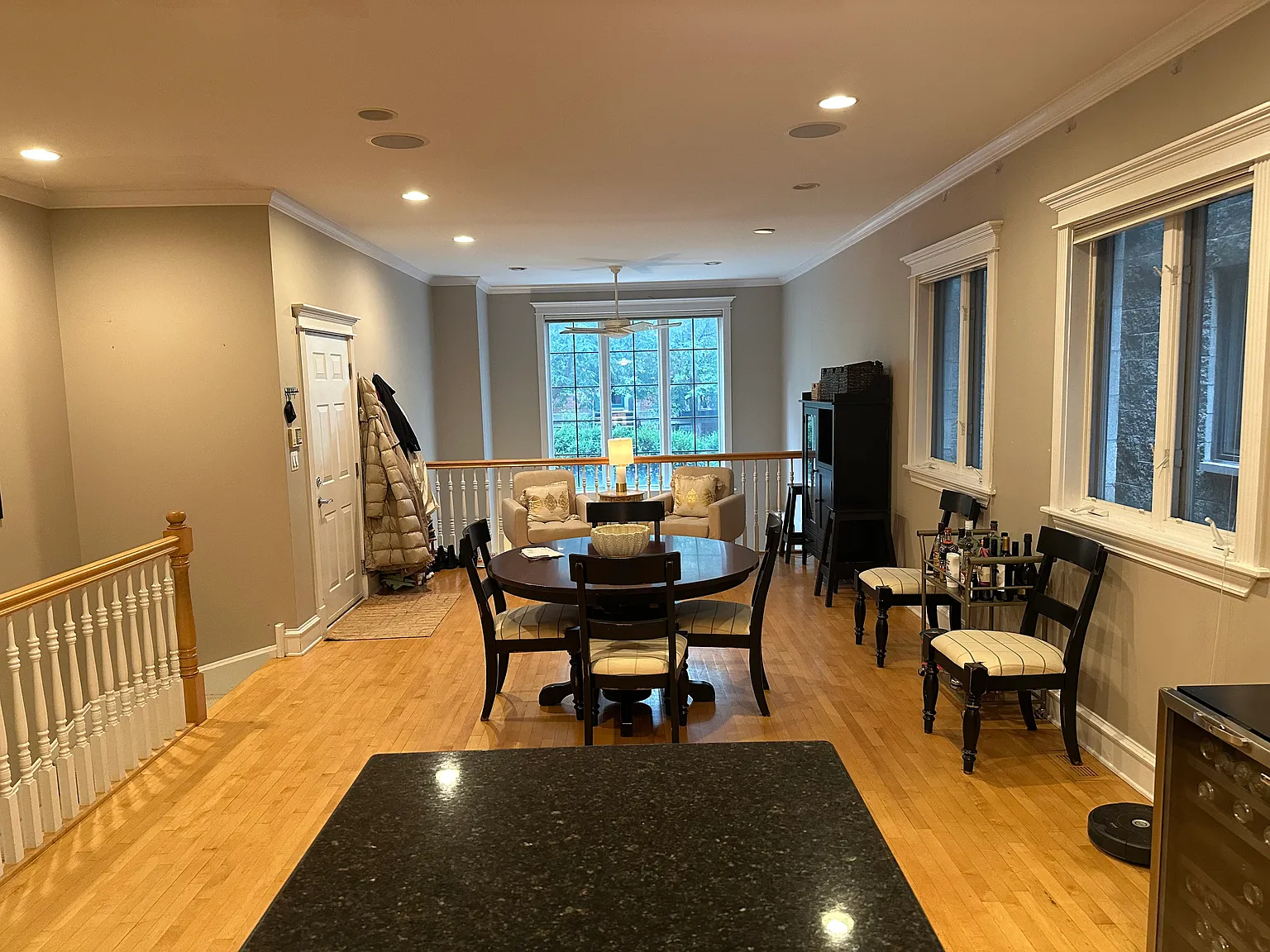 3 bed, 2.5 bath, 2600 sqft, $5,100 — Photo 3