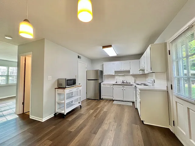 Willow Dr — Photo 8