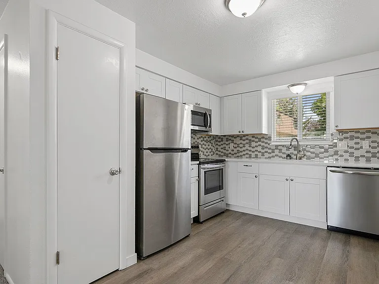 4942 W Targee St — Photo 1