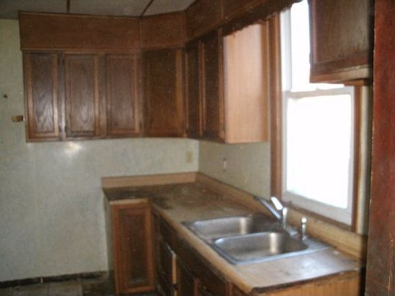 2nd image of 3711 Station Ave