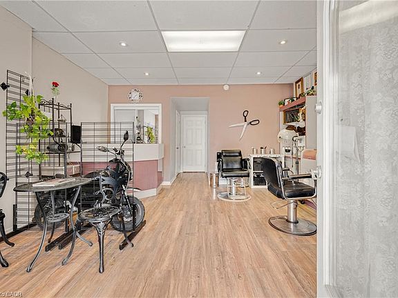 2nd image of 466 Cannon St E