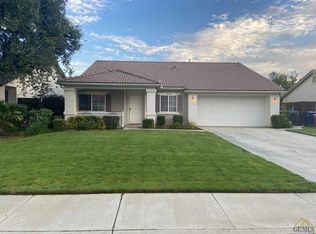 10100 Thistledown Ln, Bakersfield, CA 93312