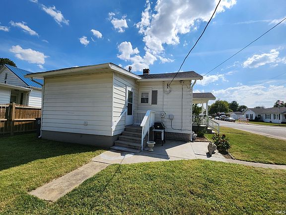 3rd image of 900 E Parkland Ave