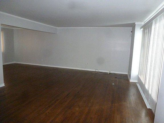 5th image of 27580 Arlington Ct
