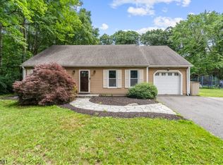 59 Possaghi Rd, Hampton Twp., NJ 07860
