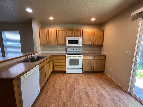 5th image of 9690 W Portola Dr