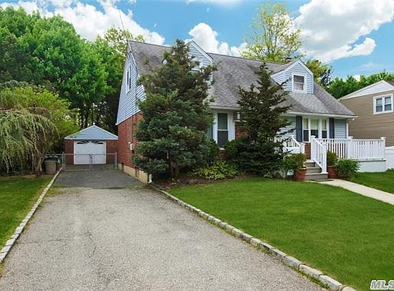 2nd image of 90 Corey Ln