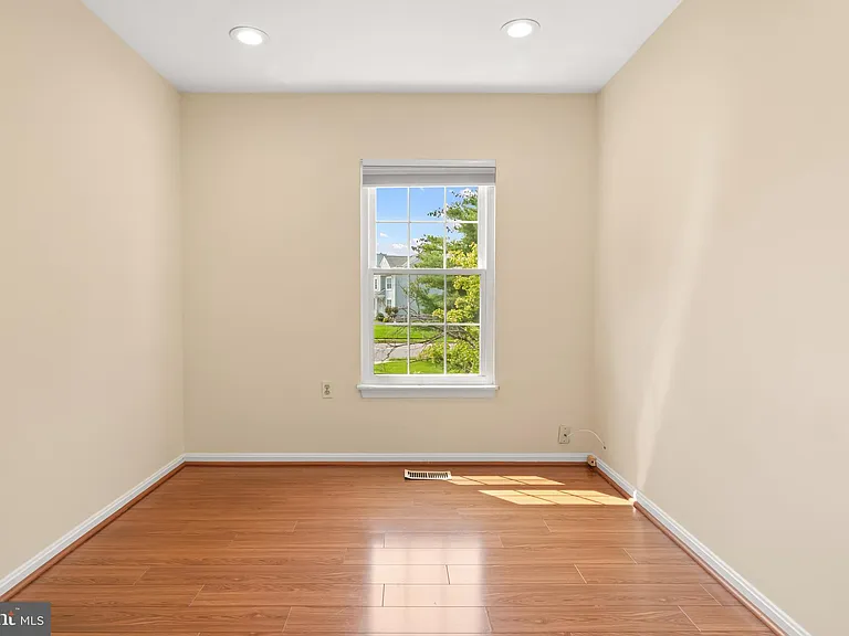 26 Wessex Ct — Photo 22