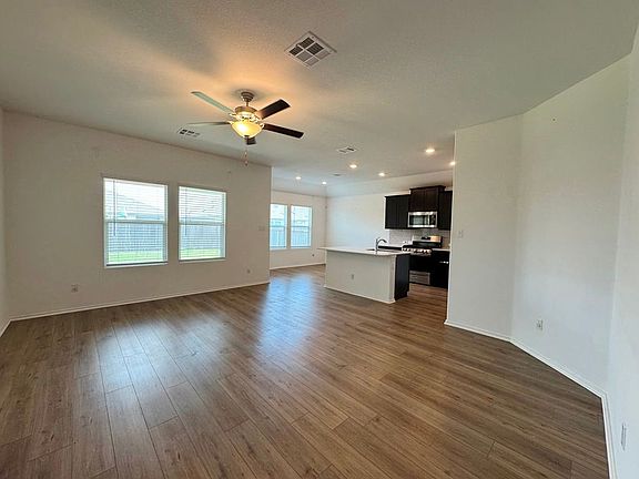 4th image of 208 Magione St