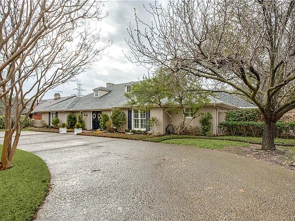 3rd image of 4534 College Park Dr