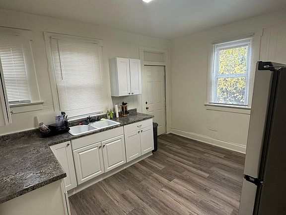 5th image of 30 N Guilford Ave #30