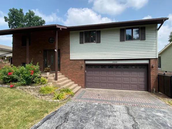 2169 Green Valley Dr, Crown Point, IN 46307