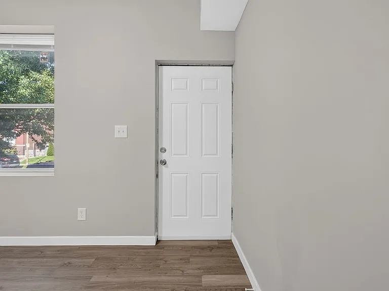 3225 Minnesota Ave #1F — Photo 3