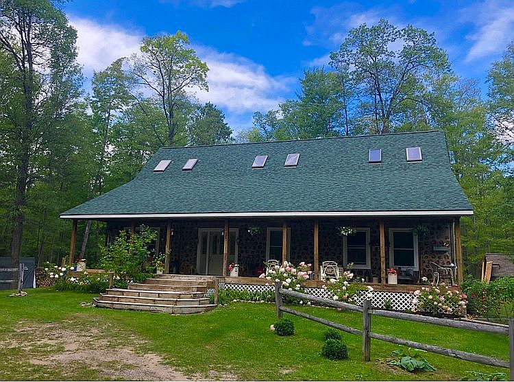 1st image of 220 Hilda Ln
