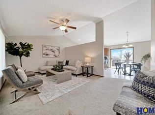 7300 Silverthorn Dr, Lincoln, NE 68521