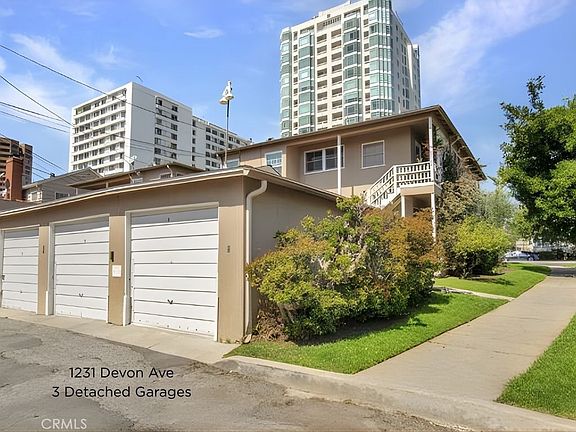 3rd image of 1231 Devon Ave