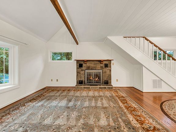 5th image of 151 Edgewood Drive