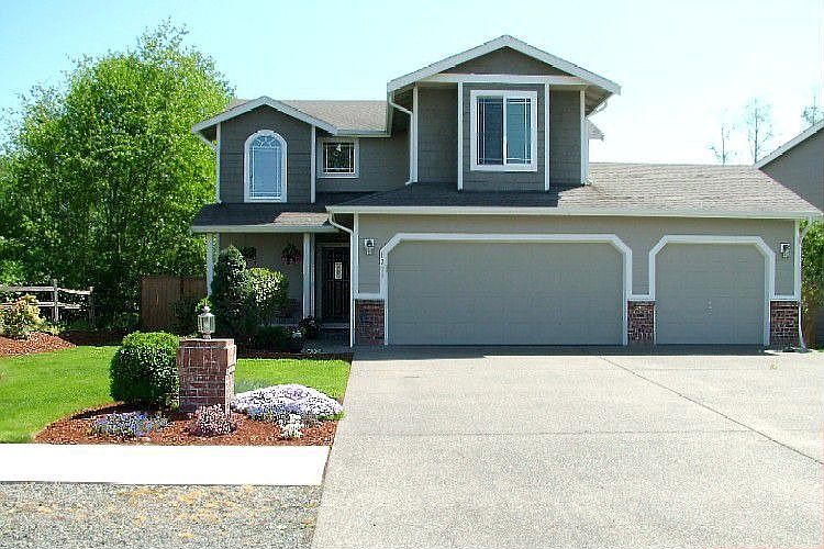Immaculate home bordering natural buffer area