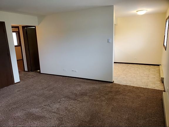 4th image of 1325 Willow Ct #1