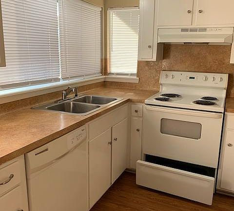 Kitchen. There is a stove but not a refrigerator