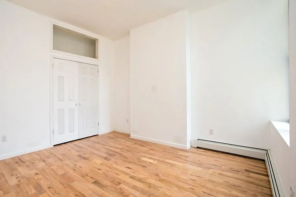 194 Vernon Avenue — Photo 4
