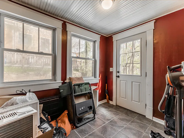 224 S Church Ave — Photo 30