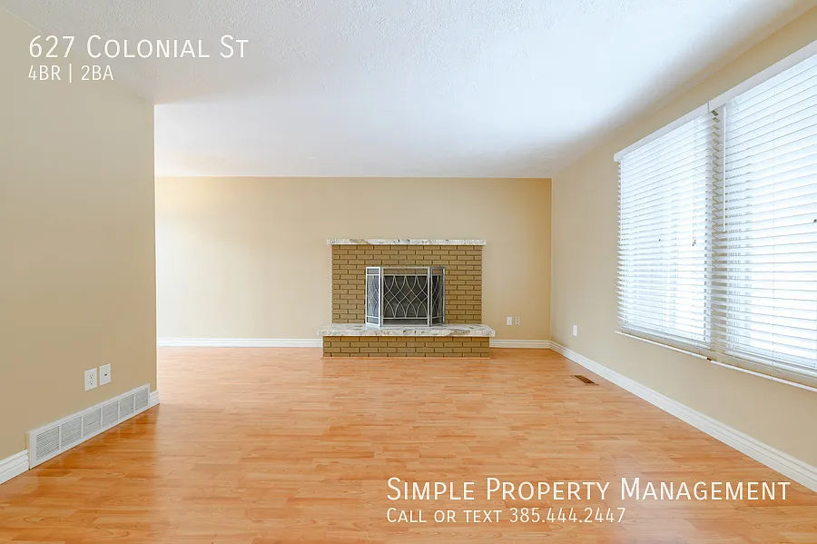 Pets welcome! 4 BD home in Layton! — Photo 3