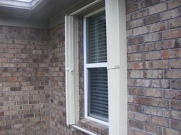 4th image of 5823 Roble Loma Dr