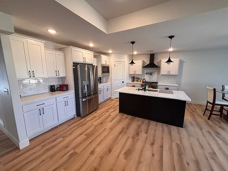 2608 Paige Ln — Photo 7