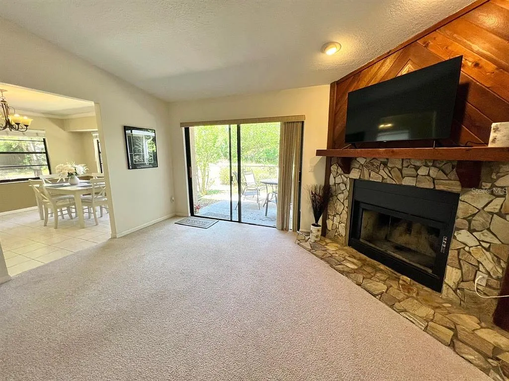 4 bed, 3.0 bath, 2446 sqft, $3,900 — Photo 4