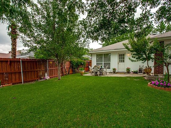 2nd image of 2133 Emerald Oaks